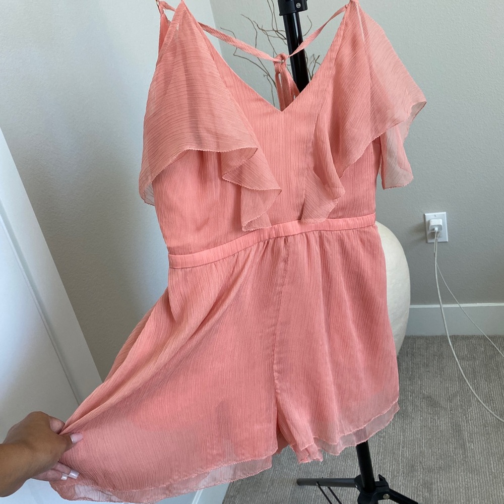 NWT Jetset Diaries Ruffle Detail Romper